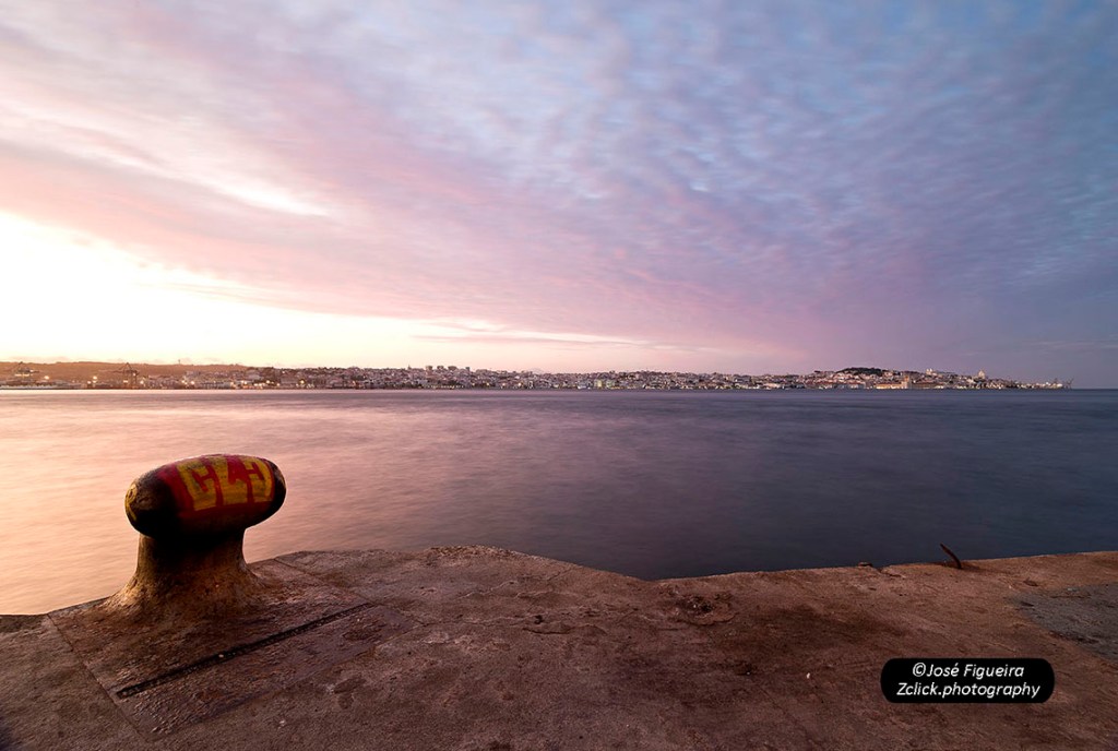 “Cais no anoitecer… – Pier at dusk…”