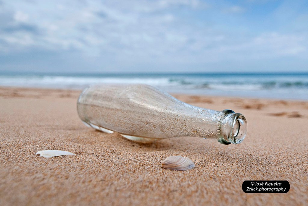 “(No) message in a bottle – (No) message in a&nbsp;bottle”