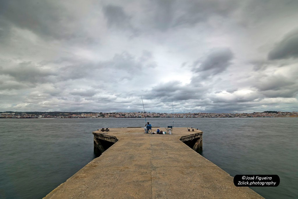 “Pescador no Cais – Fisherman on the Pier”