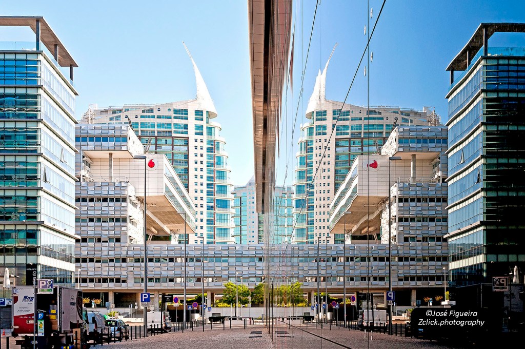 “Reflexos Urbanos – Urban&nbsp;reflexes”