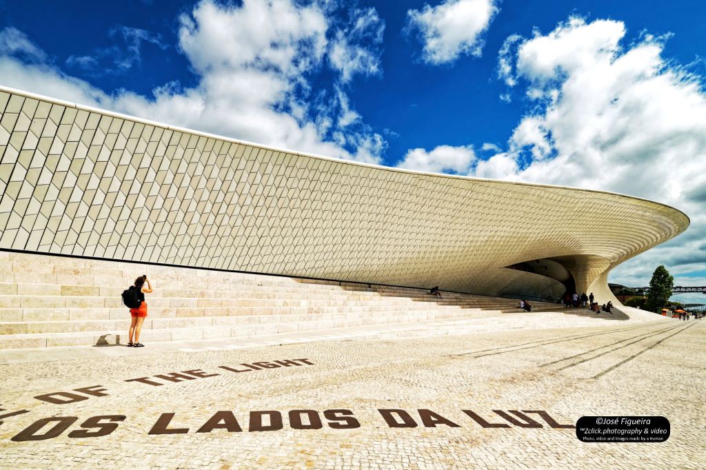 Os lados da luz – The sides of the&nbsp;light