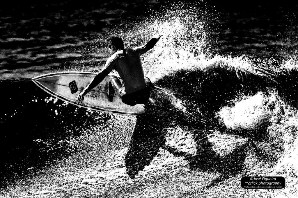 Surf e bodyboard a preto e branco – Surfing and bodyboarding in black and&nbsp;white