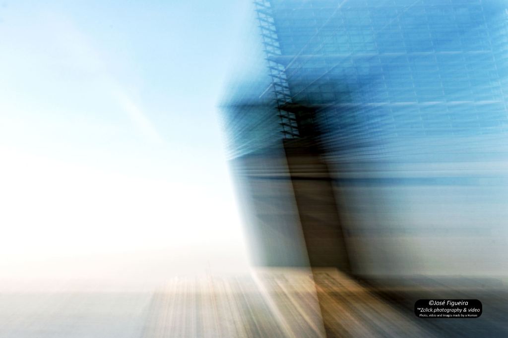 Torre em movimento – Moving&nbsp;tower