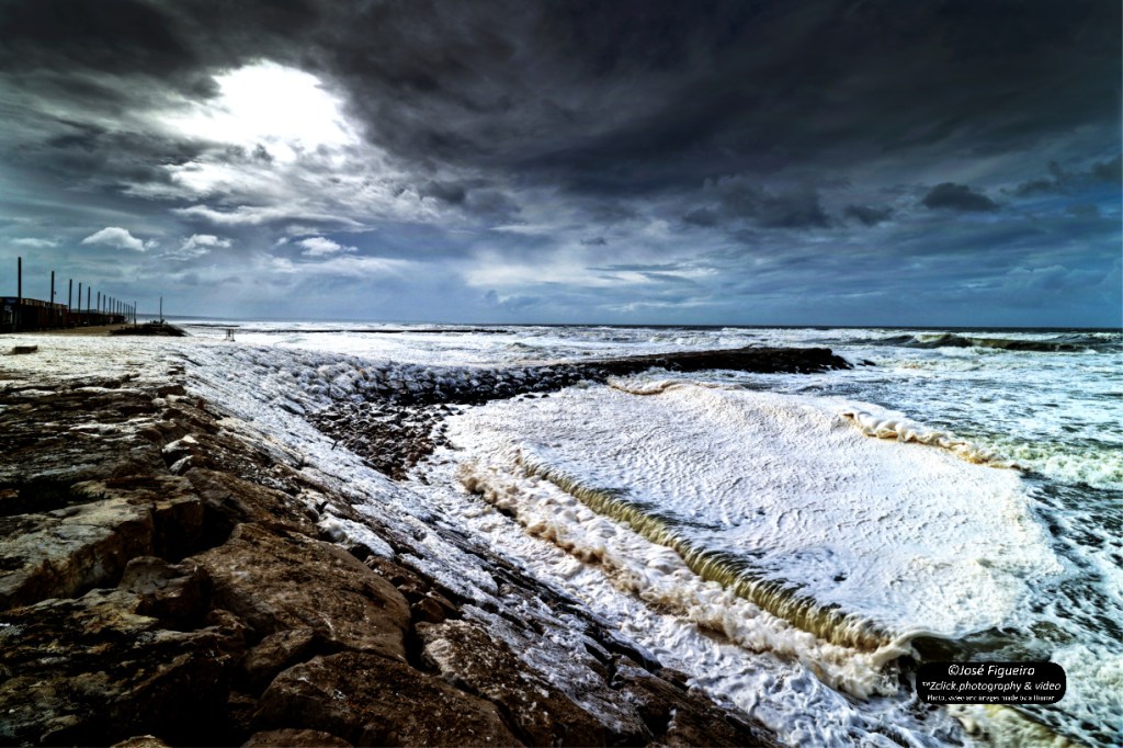 Dias de Tempestade – Stormy&nbsp;Days